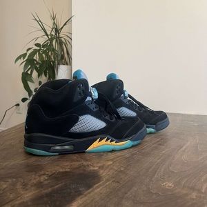 Jordan 5 (aqua) size 10.5 men